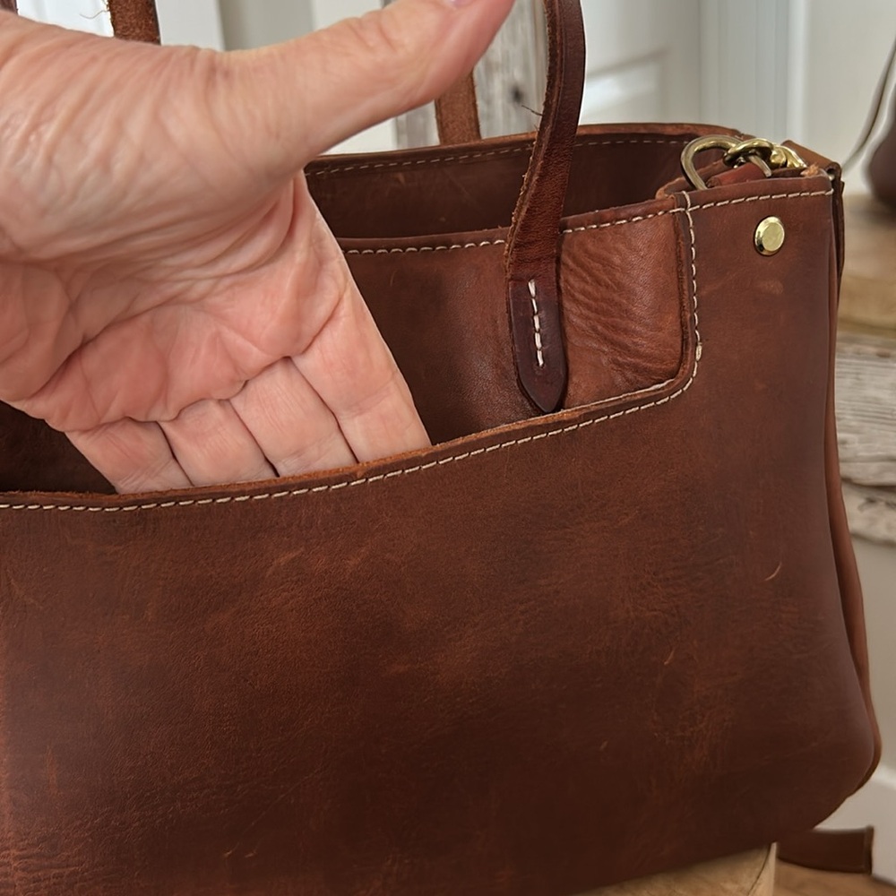 Overland Leather Handbag/Crossbody - Picture 5 of 15